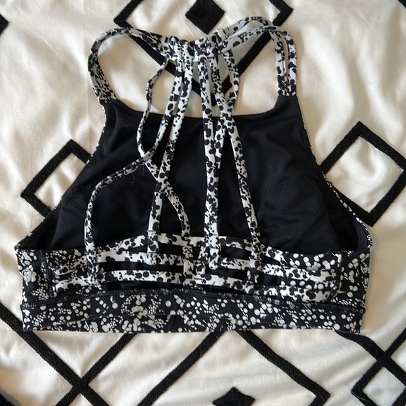 Lululemon sports bra - Picture 2 of 2
